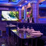 โรงแรม The Globe Hotel, Bar & Restaurant Pattaya