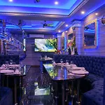 The Globe Hotel, Bar & Restaurant Pattaya