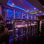 The Globe Hotel, Bar & Restaurant