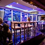 The Globe Hotel, Bar & Restaurant