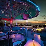 โรงแรม The Globe Hotel, Bar & Restaurant 3*