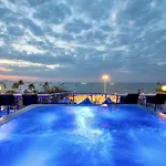 The Globe Hotel, Bar & Restaurant โรงแรม 3*