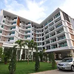 Hotel Vareena Palace