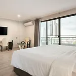 Sirin Exclusive And โรงแรม Pattaya