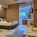 Aparthotel Xcess 4*
