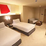 The One Cozy Living Hotel