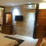 Dolphinplace โรงแรม 4*