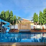 Safari Riviera Resort