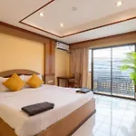 La Casa South โรงแรม 3*
