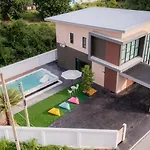 Villa Pool
