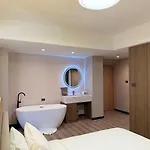 Star Hotel