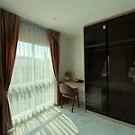 Dday Luxury By D-eco Wellness Centre โรงแรม Pattaya