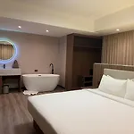 Star โรงแรม