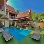 4 Bed Songthai - 5 * Pattaya