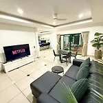 Newly Renovated - 2 Bedroom - Private Pool Villa, Pattaya City Centre