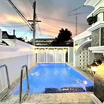 Marina Villa, North Holiday home *