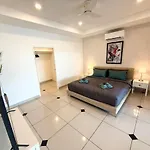 Newly Renovated - 2 Bedroom - Private Pool Villa, Pattaya City Centre