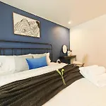 Holiday home ## Friendly Space Townhouse Walking Street And 2km ## *