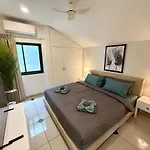 Newly Renovated - 2 Bedroom - Private Pool Villa, Centre วิลล่า *