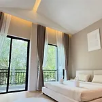 Aura J23a - 8 * Pattaya