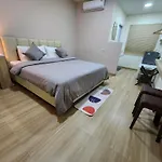 Homestay 78's Hometel 103 *