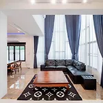 Villa Pool