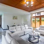 4 Bed Songthai - 5 Holiday home Pattaya