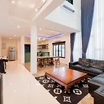 Villa Pool *