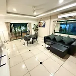 Newly Renovated - 2 Bedroom - Private Pool Villa, Centre