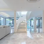 Moonlight Luxury Pool Villa & Yahaha