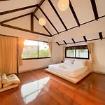 Saga Pool House 5br, 200m From *