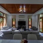 4 Bed Songthai - 5