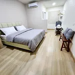 Homestay 78's Hometel 103