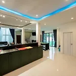 Villa Pool Bang Lamung