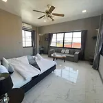 Boomvilla 2