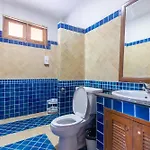 4 Bed Songthai - 5 Holiday home *