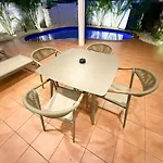 Newly Renovated - 2 Bedroom - Private Pool Villa, Centre Villa Pattaya
