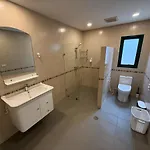 Villa Newly Renovated - 2 Bedroom - Private Pool Villa, Centre *