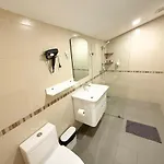 Newly Renovated - 2 Bedroom - Private Pool Villa, Centre วิลล่า