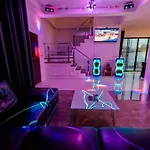 Villa Pool Bang Lamung