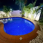 Newly Renovated - 2 Bedroom - Private Pool Villa, Centre *