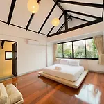 Villa Saga Pool House 5br, 200m From Pattaya
