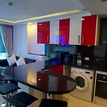 Grand Avenue Pattaya, 2bed 2baths, Pool-view 66sqm อพาร์ทเม้น