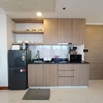 วันหยุดที่บ้าน Luxury Large One Bedroom Seaview Serviced At Wongamat, Pattaya