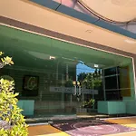 Curve Boutique Hotel