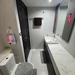 Panoramic Sea View At Sky Residences - Pratamnak Modern อพาร์ทเม้น Pattaya
