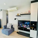 อพาร์ทเม้น The Base Luxury 2 Bed 2 Bathroomby Numam