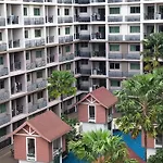 Luxurious Pattaya Apartment With Pool Access