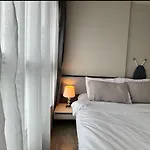 Next To Mall With Infinity Pool Apartment