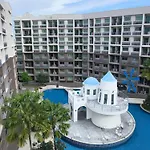 Luxurious With Pool Access Pattaya